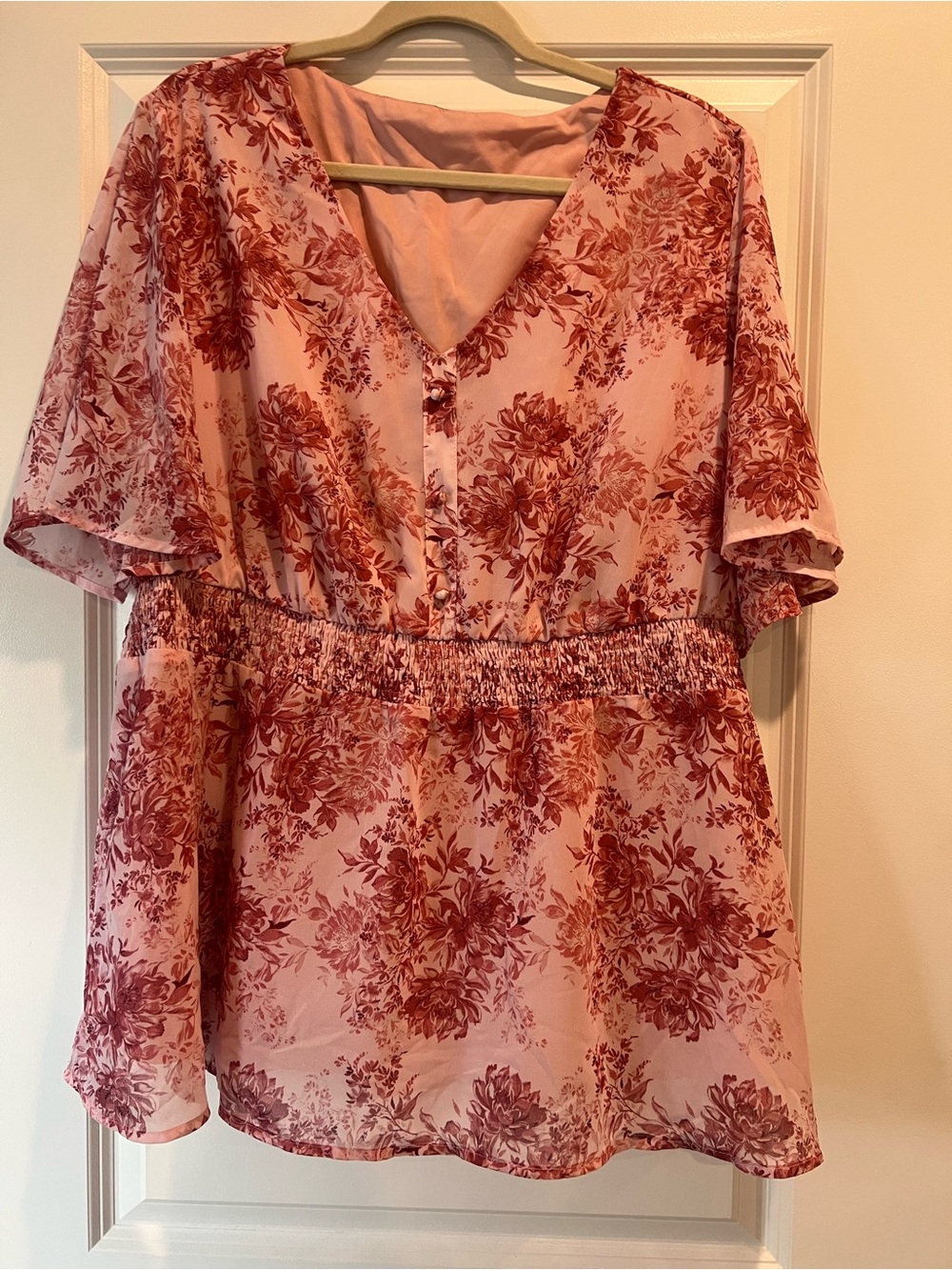 BloomChic Dusty Rose Floral V-Neck Smocked Waist Blouse NWOT